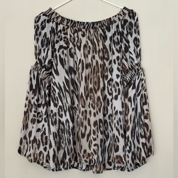Alberto Makali Tops - Alberto Makali Leopard prin Off Shoulder Long Sleeve Women’s Top Size Large